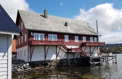 Kvinnherad House | Charming sea house with private sauna & jetty with direct access to the fjord
