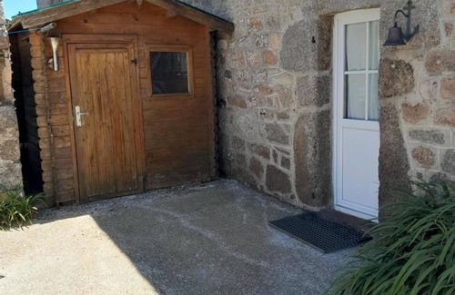 Vrasville Cottage | Charming Seaside Cottage for 4 with Fireplace, Garden, and Modern Amenities in Vicq-sur-Mer