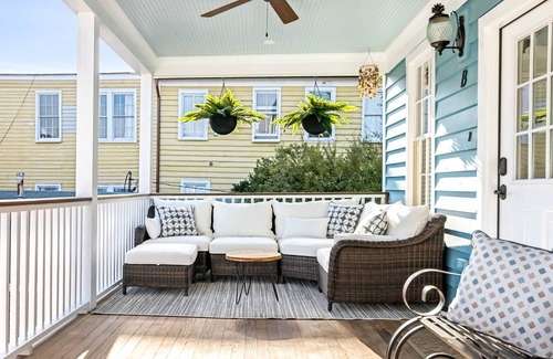 Cannonborough Elliotborough House | Charming Secluded Courtyard - 1 Block to King St!