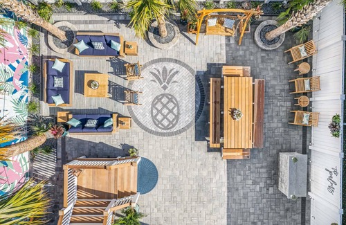 Cannonborough Elliotborough House | Charming Secluded Courtyard - 1 Block to King St!