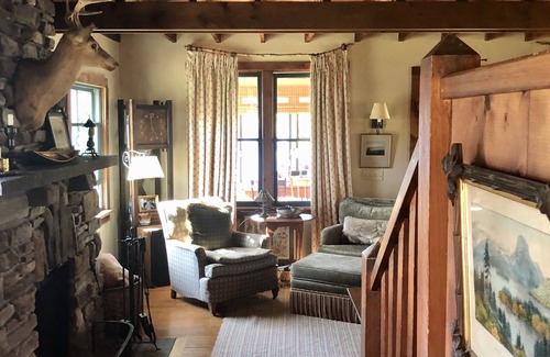 Hamilton Cottage | charming shingle style historic cottage