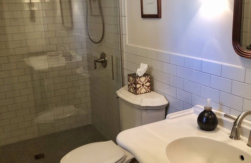 Hamilton Cottage | charming shingle style historic cottage