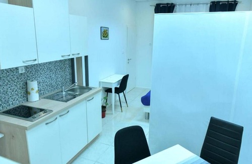Sinj Apartment | Charming Sinj Town Studio Apartments - Studio Apartments