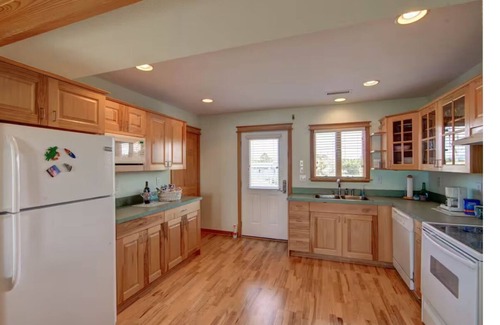 Hatteras Island House | Charming Sound-front Captains Quarters in Frisco