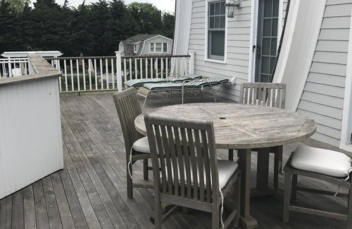 Village of Southampton House | Charming Southampton Village Guest Home -Walk to Beach, Restaurants, Shops