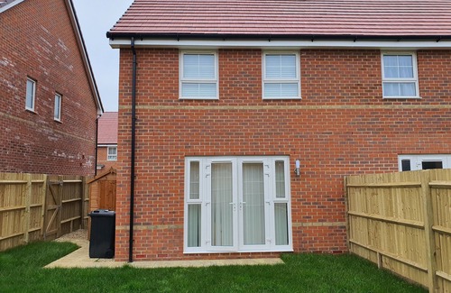 Romsey House | Charming & Spacious 3-Bed Family Home in Heart of Romsey