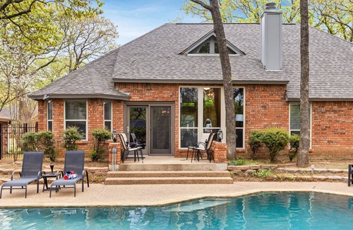 North Richland Hills House | Charming & Spacious / Swimming Pool!