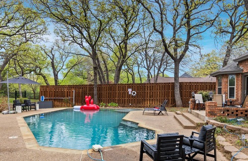 North Richland Hills House | Charming & Spacious / Swimming Pool!
