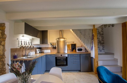 La Fagette Cottage | Charming Stone Cottage with Jacuzzi & Bikes in Vézère Valley