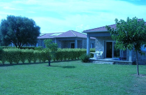Aleria House | CHARMING STONE VILLA 3 * AIR CONDITIONED WITH PRIVATE GARDEN