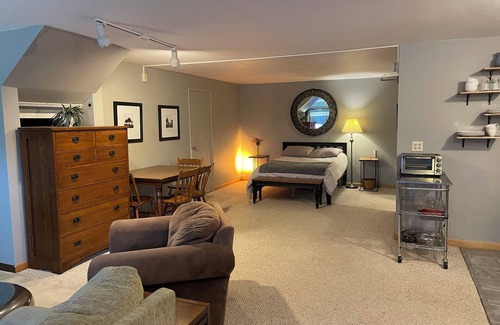South Burlington Apartment | Charming studio in South Burlington with WiFi