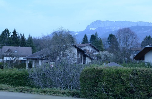 Annecy-le-Vieux Apartment | Charming Studio in House
