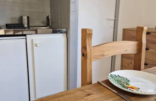 Mont-de-Marsan Apartment | 🏡 Charming Studio in Hyper Centre - Comfort & Charm in the Heart of Mont-de-Marsan