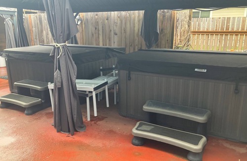 Pacific Beach Apartment | Charming studio in terrific Pacific Beach with WiFi. Under 5 min walk to beach