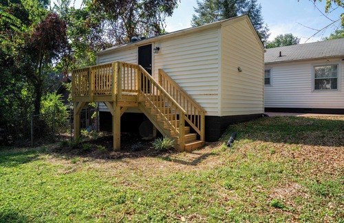 Winston - Salem Apartment | Charming studio in fabulous Winston-Salem with AC, WiFi