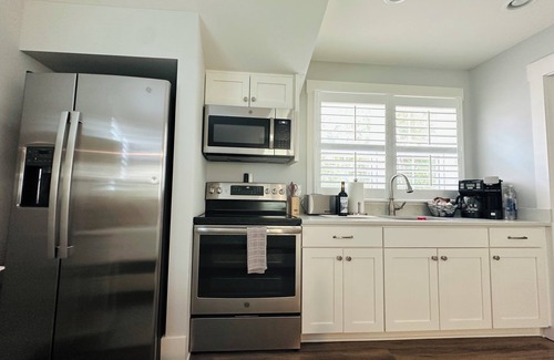 Olde Town Apartment | Charming studio in adorable Bluffton with AC