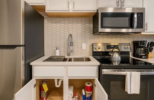 Five Points South Apartment | Charming Studio in Historic Five Points South #08