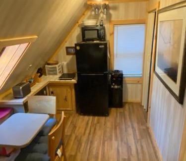 Acton Apartment | Charming studio in-law on Great East Lake