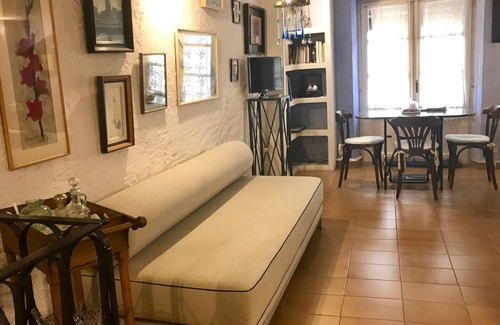 Old Town Apartment | Charming studio in the heart of Girona!
