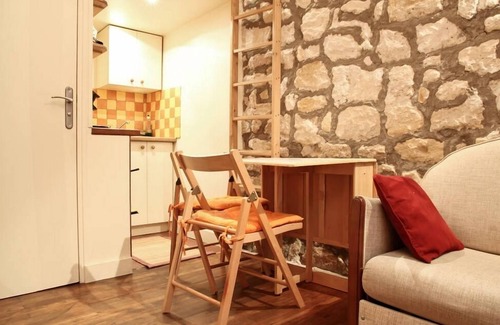 Quartier Sainte-Avoye Apartment | Charming studio near Beaubourg