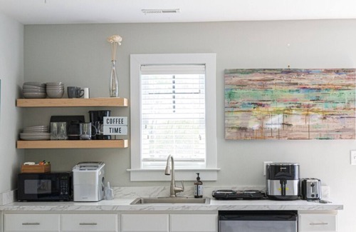 North Newport News Apartment | Charming studio with AC and WiFi in enchanting Newport News.