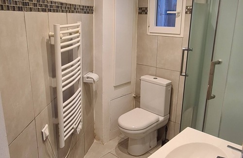 Saint Maurice Apartment | Charming Studio with Private Terrace in a Quiet Area - Urban Escape Guaranteed!