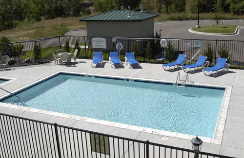 Northwest Colorado Springs Condo | Charming Suite in Colorado Springs, Great for Business Travel! Pool Access
