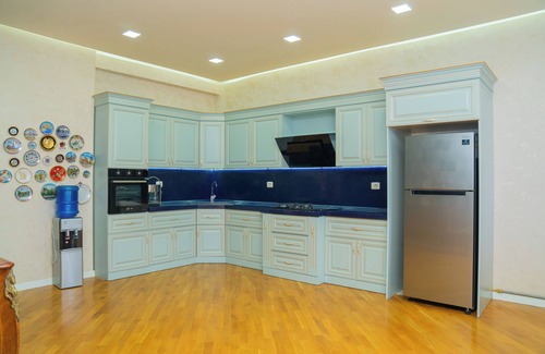 Baku Old Town Apartment | Charming & Sunny Apartment with Balcony – Family-Friendly, Quiet, Great Location
