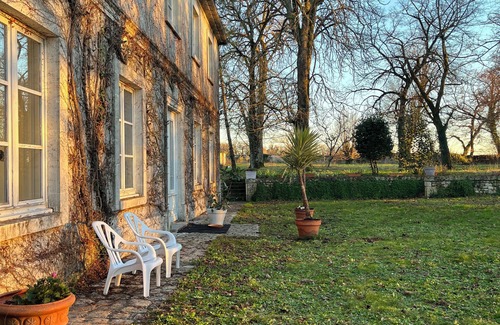 Juillac-le-Coq House | Charming, sunny Charentaise house 15km from Cognac