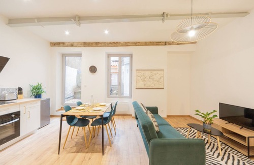 Macon Apartment | Charming T2 Apartment with Terrace in Mâcon - Near Train Station