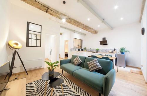 Macon Apartment | Charming T2 Apartment with Terrace in Mâcon - Near Train Station