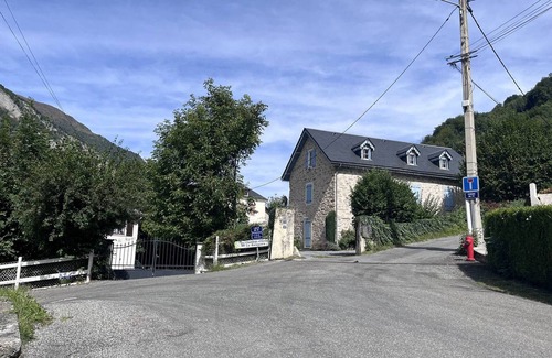 Cauterets Apartment | Charming T3 in Cauterets with parking, near cable cars