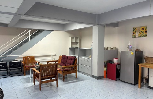 Din Daeng House | Charming 1-bedroom with WiFi and AC in lovely Krung Thep Maha Nakhon