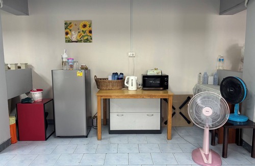 Din Daeng House | Charming 1-bedroom with WiFi and AC in lovely Krung Thep Maha Nakhon