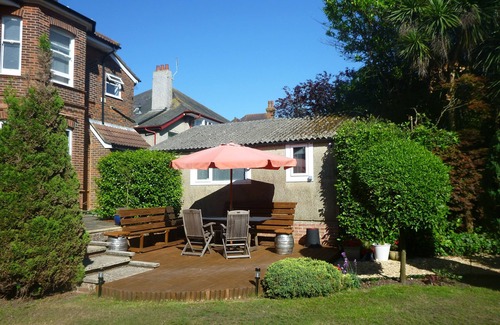 Bournemouth City Centre House | Charming Three Bedroom Garden Apartment - With Parking