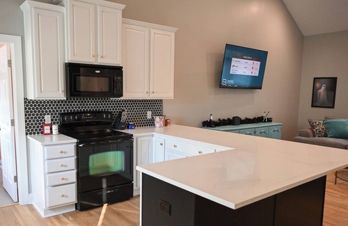 Wyndham House | Charming three bedroom, two bathroom tranquil retreat just 2 miles from Wyndham.