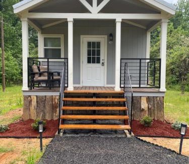 Sardis Apartment | Charming Tiny Home! Close to Oxford, Sardis Lake, Safari Animal Zoo