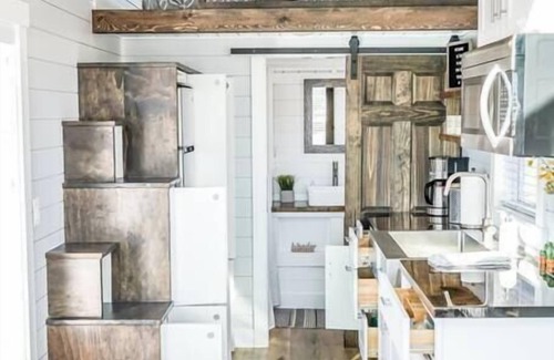 Apple Valley Apartment | Charming Tiny Home with private deck and bbq