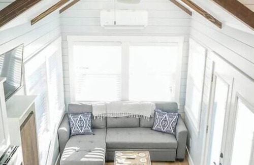Apple Valley Apartment | Charming Tiny Home with private deck and bbq
