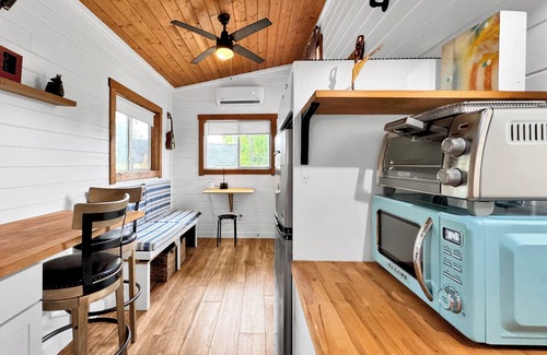 Northwest Pensacola Cabin | Charming Tiny House Retreat in Pensacola - Relax, Explore, Enjoy!