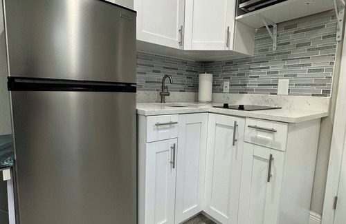 Town N County Park Apartment | Charming Tiny House-studio with WiFi and AC close to Tampa International Airport