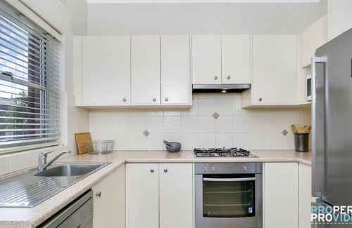 Mosman Apartment | Charming top floor apartment with harbour views - pets welcome!