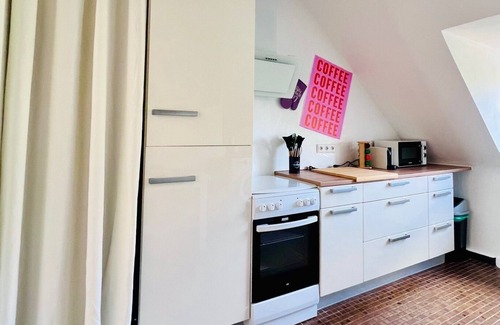 Krefeld Apartment | Charming top floor/maisonette apartment with balcony in the heart of Krefeld