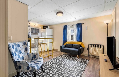 Dover Apartment | Charming & Tranquil ~ Near Downtown & River ~ Pkg!