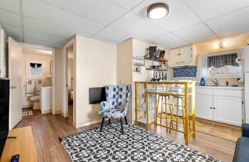 Dover Apartment | Charming & Tranquil ~ Near Downtown & River ~ Pkg!
