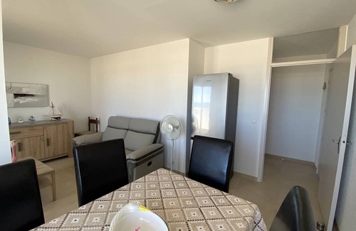 La Jetee Apartment | Charming Two-Bedroom with Loggia and Parking in Canet-Plage