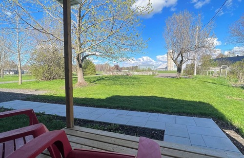 Saint-Chrysostome Ski Chalet | Charming two story retreat situated in the beautiful Haut St-Laurent. n