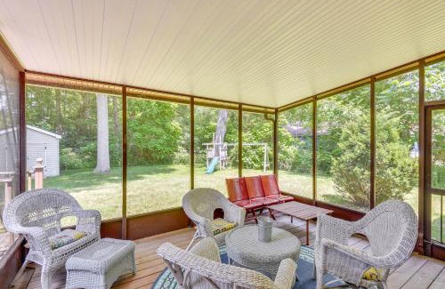 Union Pier House | Charming Union Pier Home with Deck Half-Mi to Beach