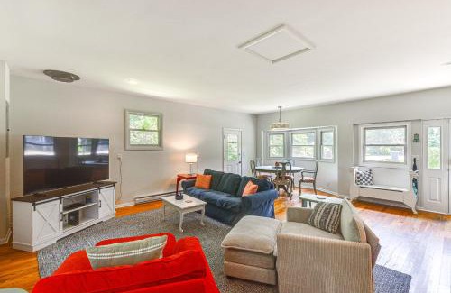 Union Pier House | Charming Union Pier Home with Deck Half-Mi to Beach