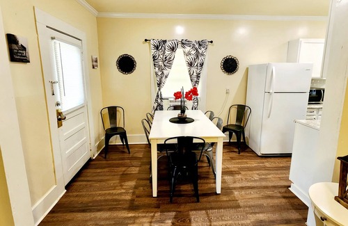 Gulfport Cottage | Charming Updated Cottage Near Beach | Dog-friendly